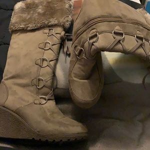 Beautiful laced Boots